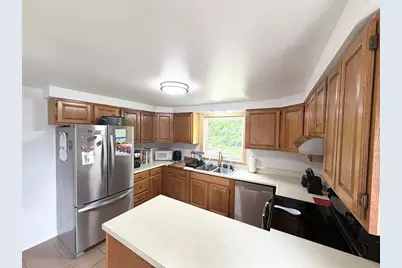 28 Armory Ln, Southbridge, MA 01550 - Photo 3