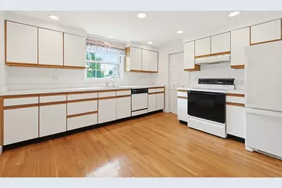 22 Chilton St, Belmont, MA 02478 - Photo 9