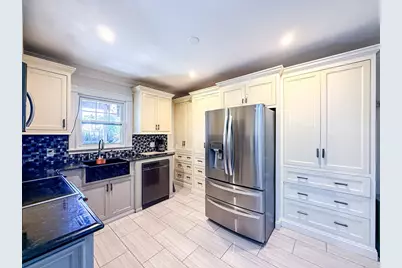 42 Winthrop St, Framingham, MA 01702 - Photo 5