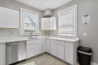21 Montrose St, Boston, MA 02119 - Photo 9