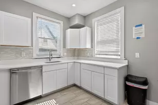 21 Montrose St, Boston, MA 02119 - Photo 9
