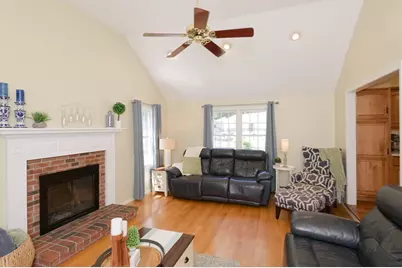 101 Hunter Rd, Uxbridge, MA 01569 - Photo 17