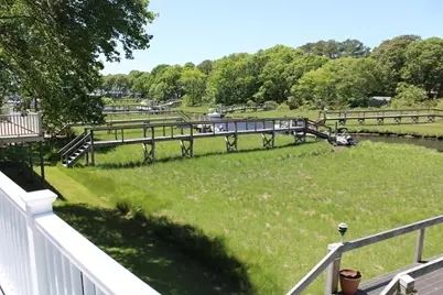 133 Edgewater Dr W, Falmouth, MA 02536 - Photo 27