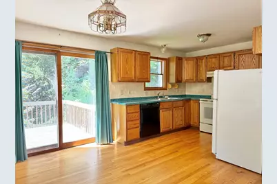 68 Hastings St, Greenfield, MA 01301 - Photo 5