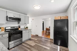 88 Hathaway St, Wareham, MA 02571 - Photo 13
