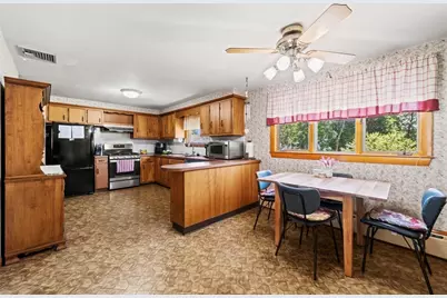 111 Hamilton St, Saugus, MA 01906 - Photo 3
