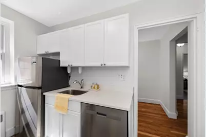 19 Englewood Ave #2, Brookline, MA 02445 - Photo 5