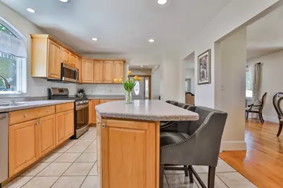 16 Endicott St, Saugus, MA 01906 - Photo 11