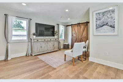 16 Endicott St, Saugus, MA 01906 - Photo 15
