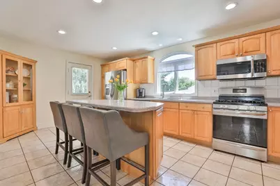 16 Endicott St, Saugus, MA 01906 - Photo 13