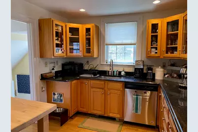 22 Cleveland Rd, Wellesley, MA 02481 - Photo 3