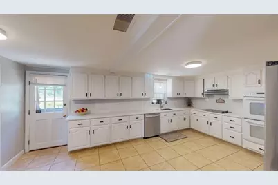 11 Lansing Rd, Lynn, MA 01904 - Photo 7