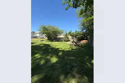 220 Belair St, New Bedford, MA 02745 - Photo 5