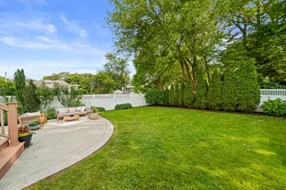 73 Hawthorne St, Boston, MA 02131 - Photo 25
