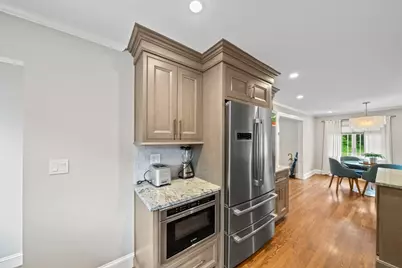 73 Hawthorne St, Boston, MA 02131 - Photo 5