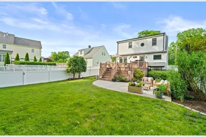 73 Hawthorne St, Boston, MA 02131 - Photo 27