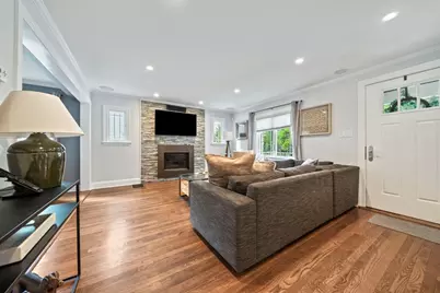 73 Hawthorne St, Boston, MA 02131 - Photo 9