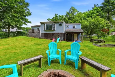 346 Newhouse St, Springfield, MA 01118 - Photo 27