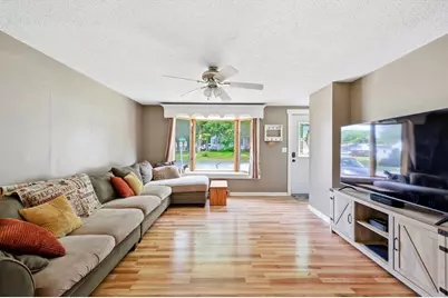 346 Newhouse St, Springfield, MA 01118 - Photo 7