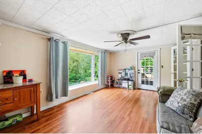 346 Newhouse St, Springfield, MA 01118 - Photo 9