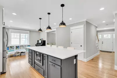 7 Perham St, Bedford, MA 01730 - Photo 9