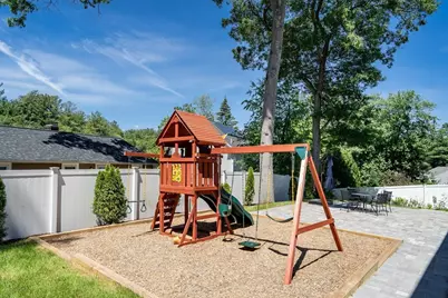 7 Perham St, Bedford, MA 01730 - Photo 37