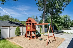 7 Perham St, Bedford, MA 01730 - Photo 37