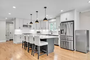 7 Perham St, Bedford, MA 01730 - Photo 5