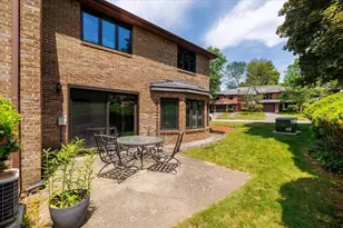 11 Cobblestone Ln, Worcester, MA 01606 - Photo 5