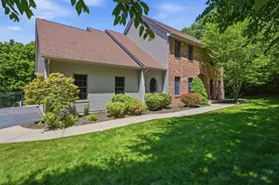 2 Highview Cir, Wilbraham, MA 01095 - Photo 3