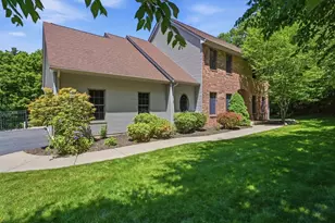 2 Highview Cir, Wilbraham, MA 01095 - Photo 5