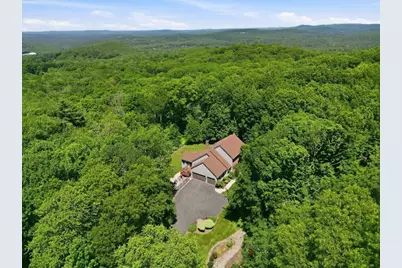 2 Highview Cir, Wilbraham, MA 01095 - Photo 3