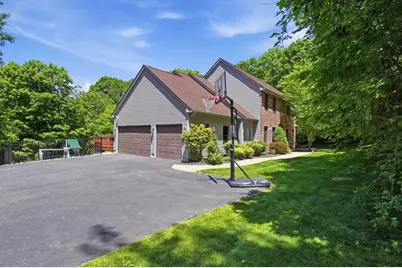 2 Highview Cir, Wilbraham, MA 01095 - Photo 5
