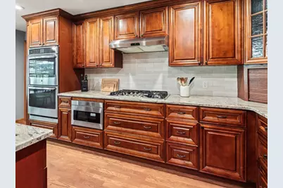 7 Woodcliffe Ave, Worcester, MA 01604 - Photo 9