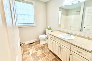 8 Beeston Ln, Methuen, MA 01844 - Photo 9