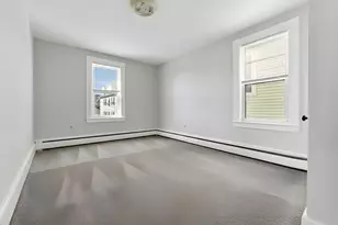 4 Horton St, Salem, MA 01970 - Photo 9