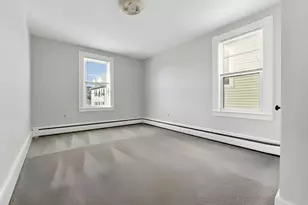 4 Horton St, Salem, MA 01970 - Photo 9