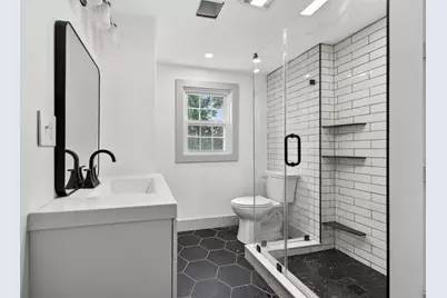 8 Bartlett St, Peabody, MA 01960 - Photo 9