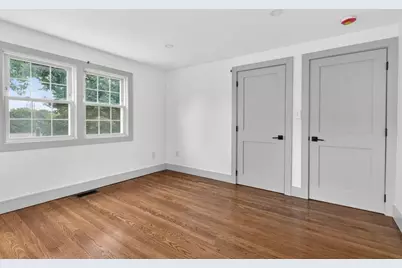 8 Bartlett St, Peabody, MA 01960 - Photo 19