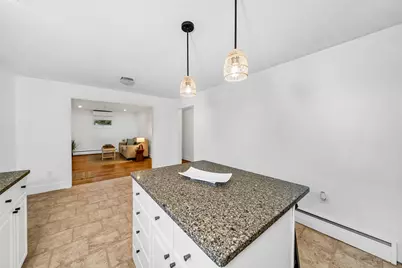 2 Bailey St, Methuen, MA 01844 - Photo 9