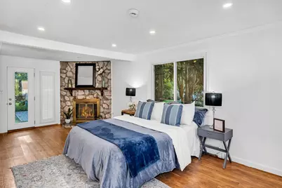 2 Bailey St, Methuen, MA 01844 - Photo 11