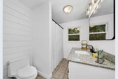 2 Bailey St, Methuen, MA 01844 - Photo 21