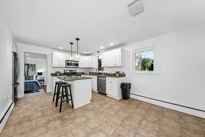 2 Bailey St, Methuen, MA 01844 - Photo 5