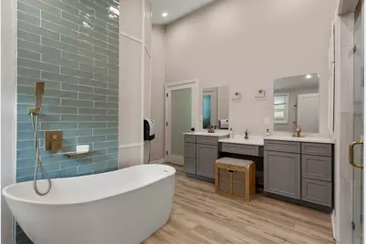 987 Pleasant St, Framingham, MA 01701 - Photo 11
