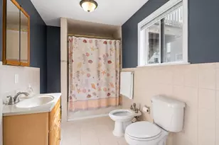 969 Canterbury St, Boston, MA 02131 - Photo 11