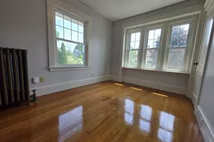 19 Rowe St, Newton, MA 02466 - Photo 5