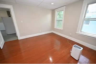 14 Derby St, Worcester, MA 01604 - Photo 9