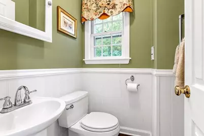 41 Sunset Hill Rd, Boston, MA 02132 - Photo 9