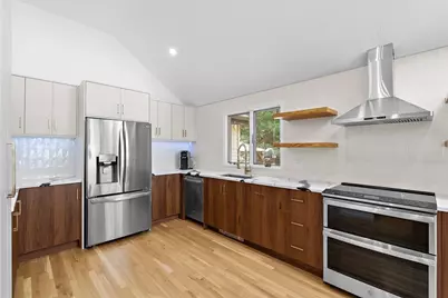 25 Dexter Rd, Melrose, MA 02176 - Photo 13