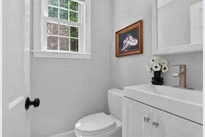 35 Cleveland Rd, Wellesley, MA 02481 - Photo 9